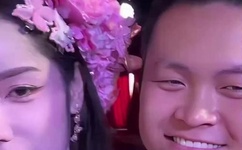 隔壁人妻偷人BD中字